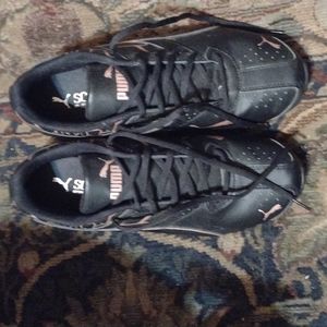 PUMA SOFTFOAM ATHLETIC WOMANS SIZE 10